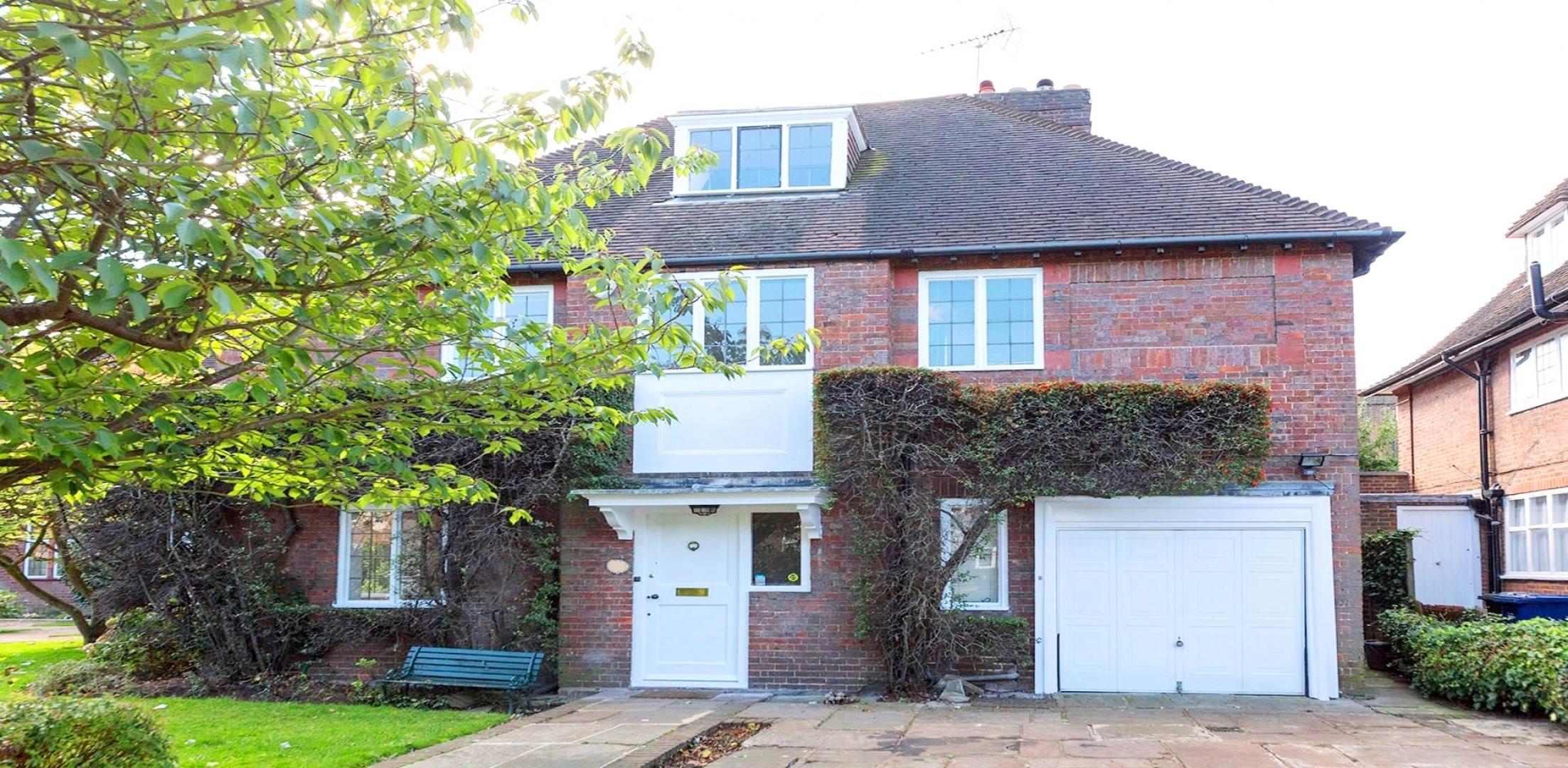 			NEW INSTRUCTION , 4 Bedroom, 1 bath, 1 reception Detached House			 Turner Close, HAMPSTEAD GARDEN SUBURB